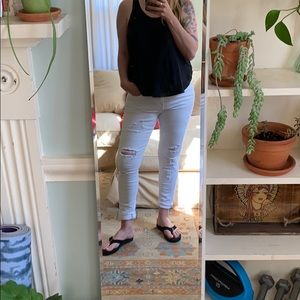 Old Navy 8 regular destroy white jeans